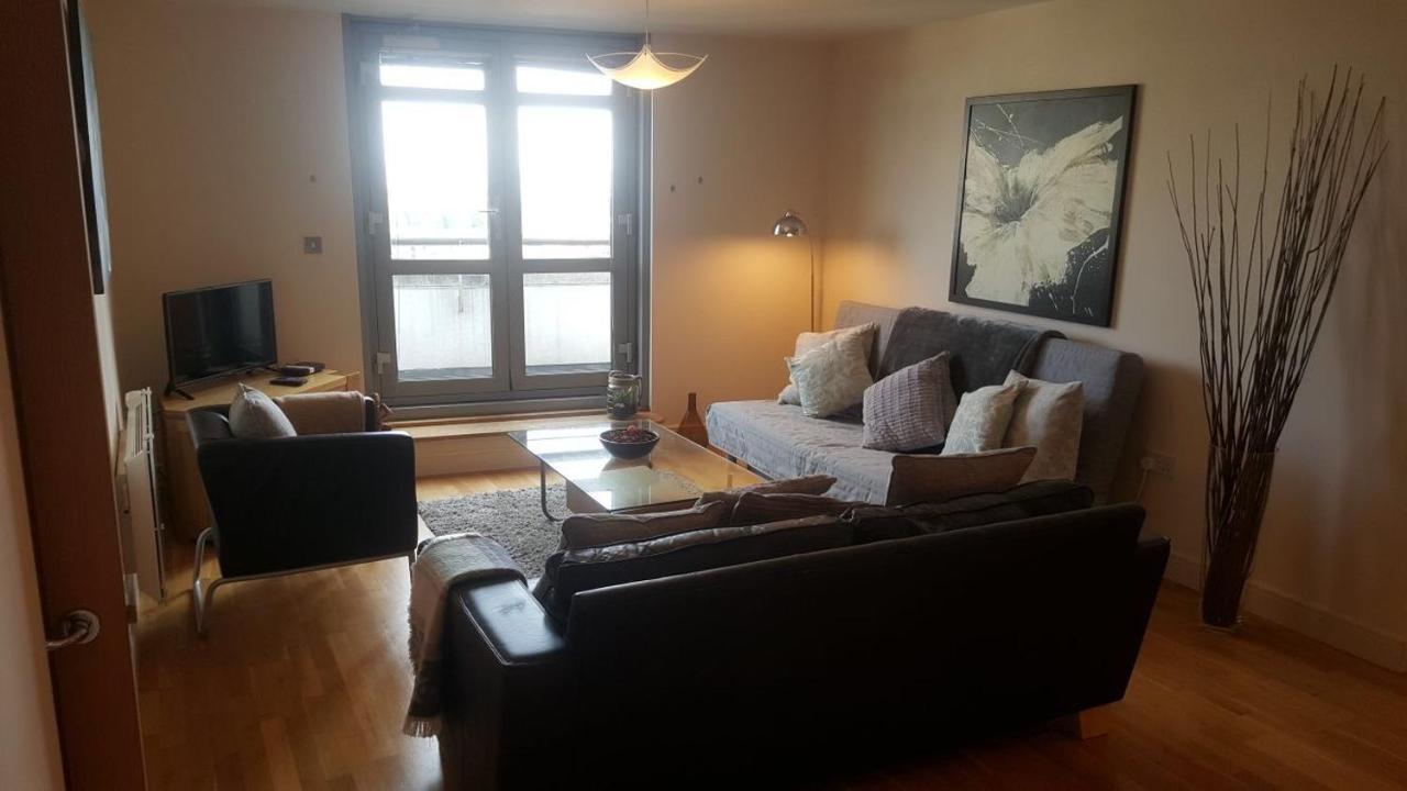 Sky Night Serviced Apartments Cardiff Esterno foto