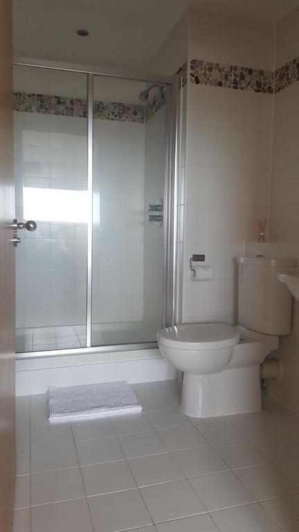 Sky Night Serviced Apartments Cardiff Esterno foto