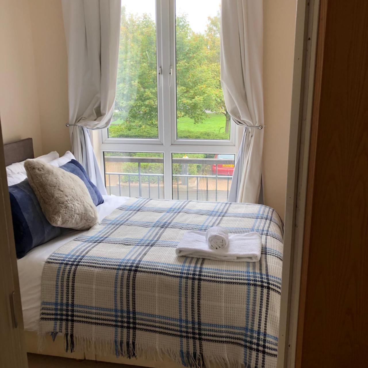 Sky Night Serviced Apartments Cardiff Esterno foto